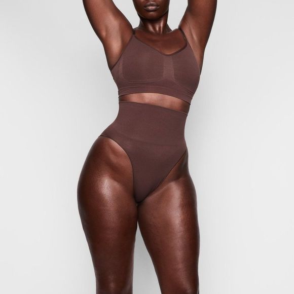 CT1306a SKIMS CORE CONTROL BRIEF COLOR COCOA  XXS/XS - Picture 2 of 3